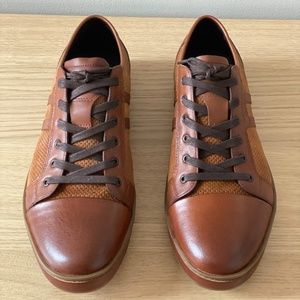 KENNETH COLE NEW YORK BRAND WAGON LEATHER SNEAKER
